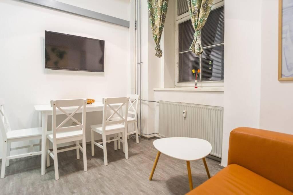 Apartma N'Poznam Tobacna Lubiana Esterno foto