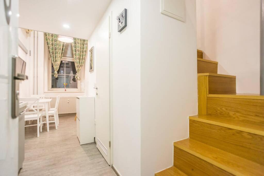 Apartma N'Poznam Tobacna Lubiana Esterno foto