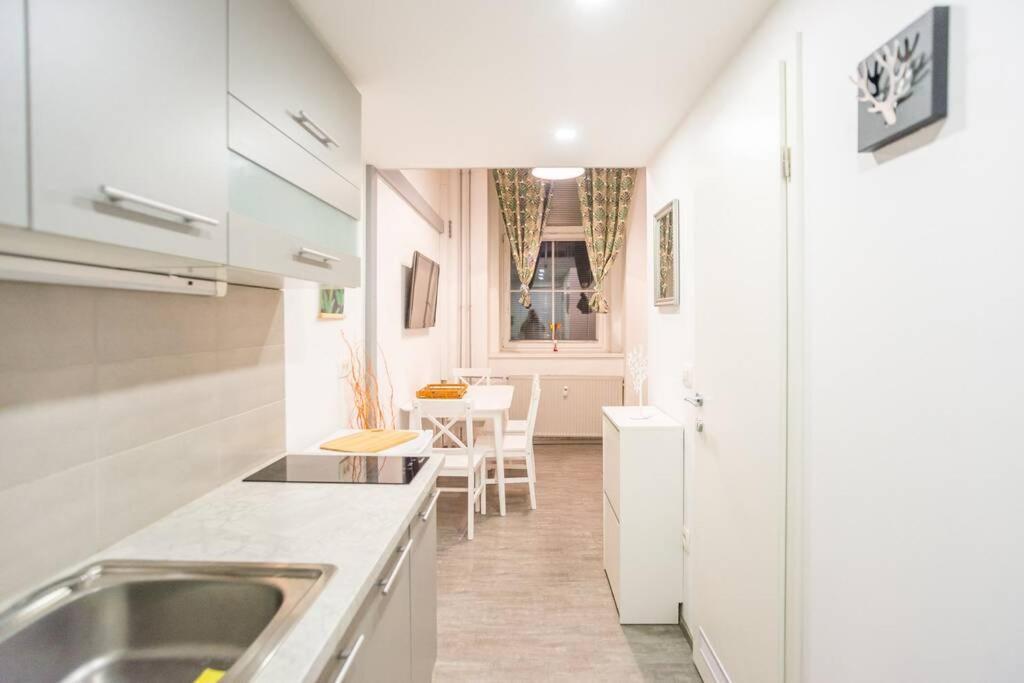 Apartma N'Poznam Tobacna Lubiana Esterno foto