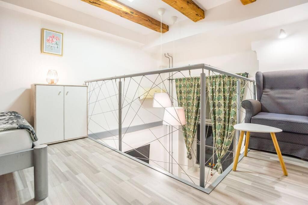 Apartma N'Poznam Tobacna Lubiana Esterno foto
